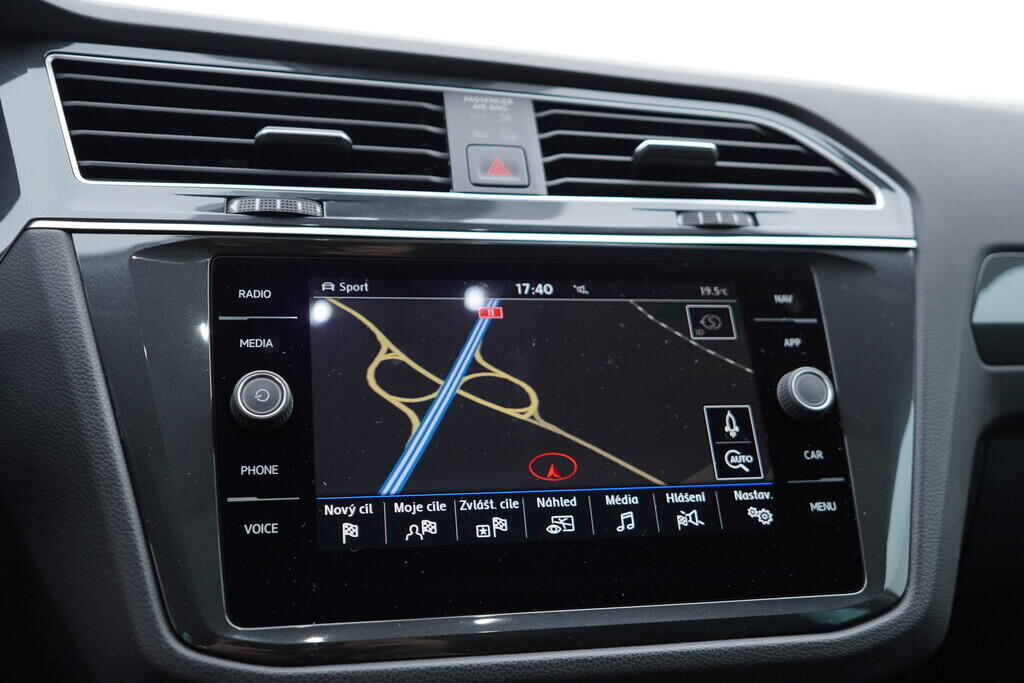 OV190V08634_30.webp_TIGUAN Elegance 2.0 TSI 140 kW automat, DPH