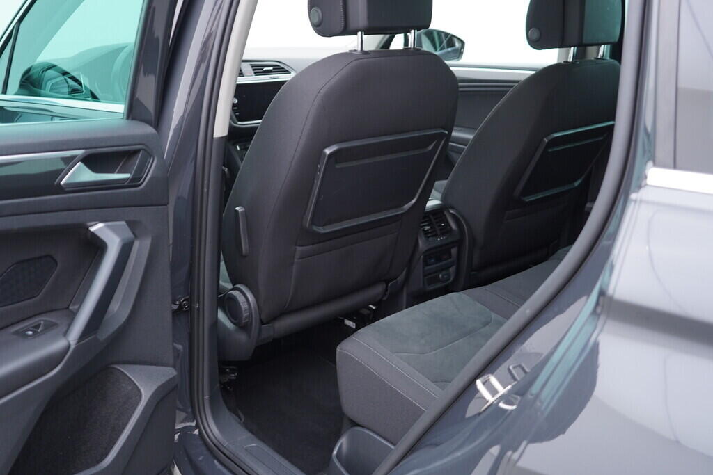 OV190V08634_34.webp_TIGUAN Elegance 2.0 TSI 140 kW automat, DPH