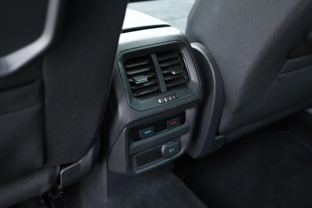 OV190V08634_35.webp_TIGUAN Elegance 2.0 TSI 140 kW automat, DPH