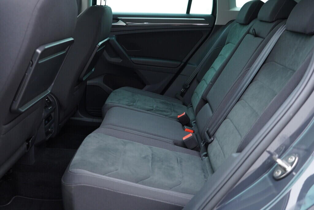 OV190V08634_36.webp_TIGUAN Elegance 2.0 TSI 140 kW automat, DPH