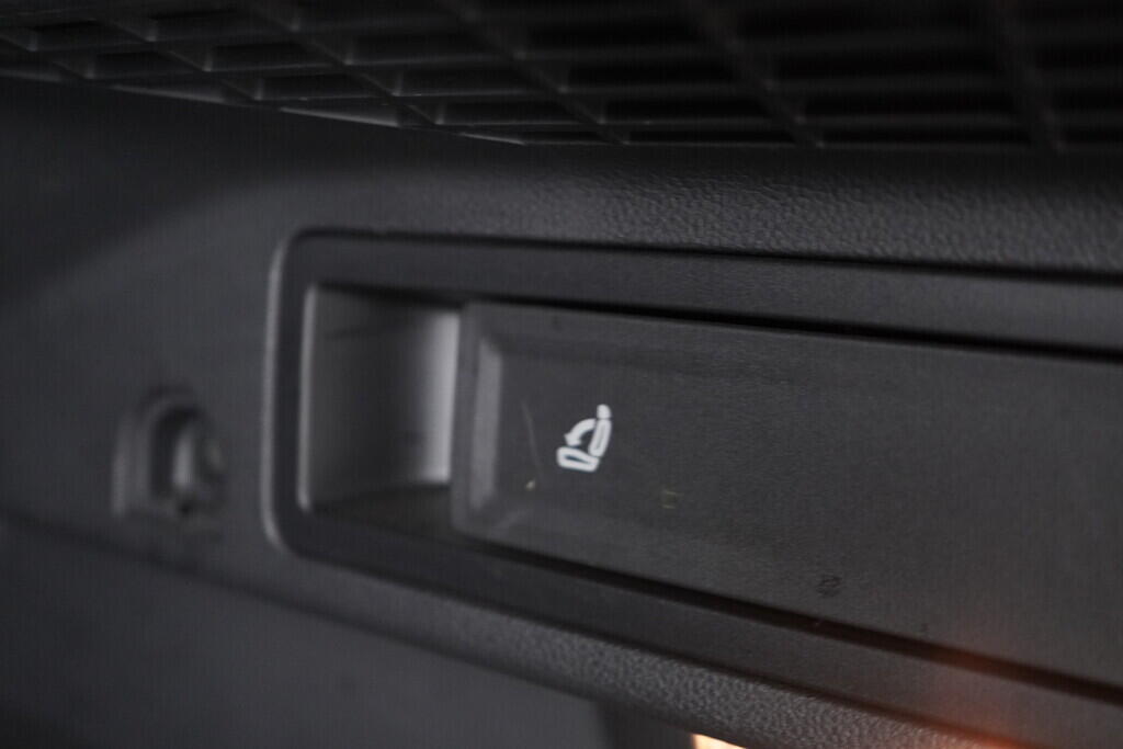 OV190V08634_39.webp_TIGUAN Elegance 2.0 TSI 140 kW automat, DPH