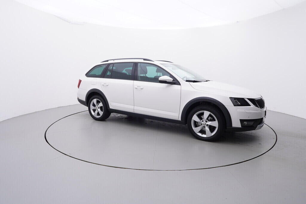 OV190V08635_16.webp_OCTAVIA Scout 2.0 TDI 110 kW automat