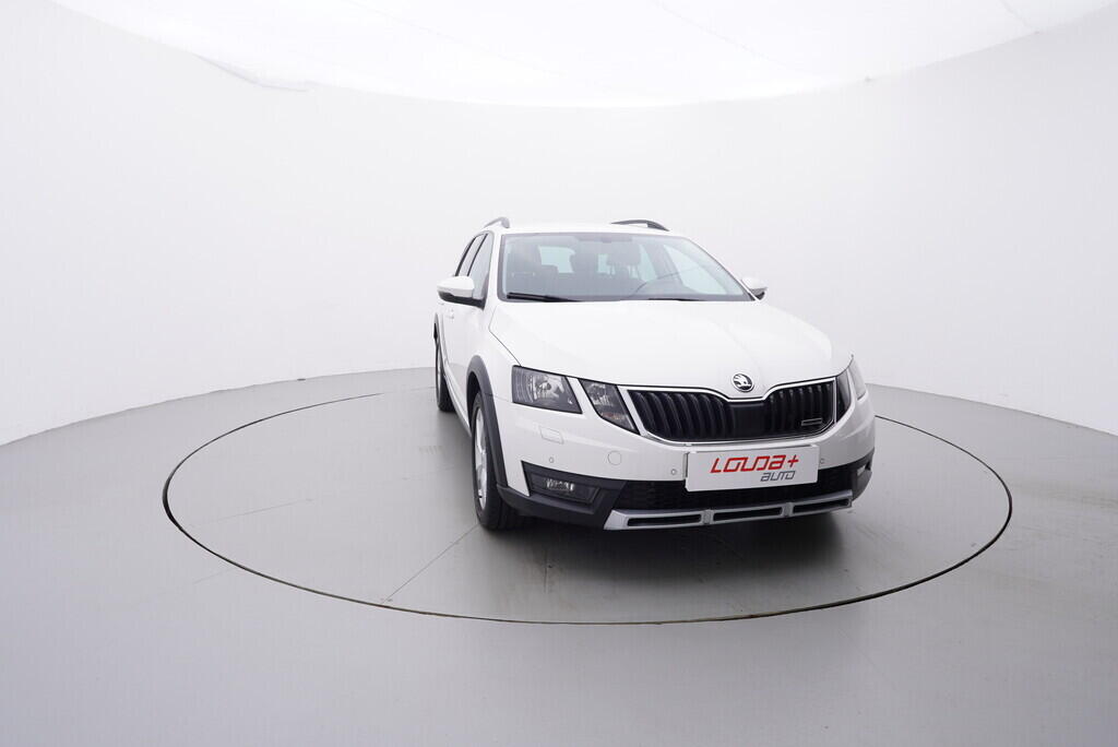 OV190V08635_17.webp_OCTAVIA Scout 2.0 TDI 110 kW automat