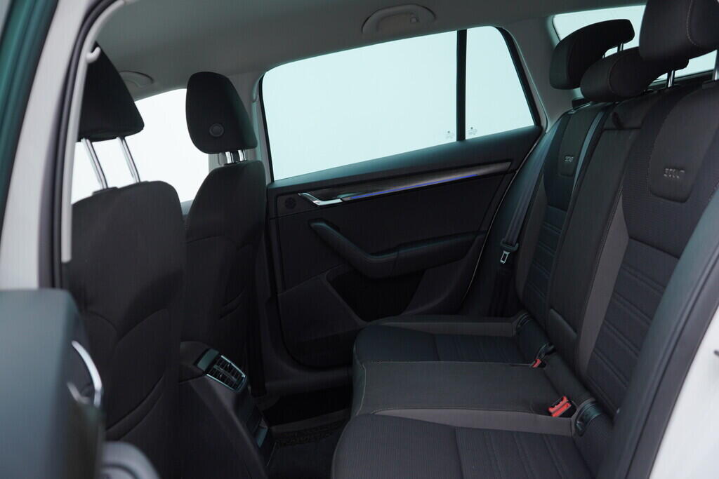 OV190V08635_38.webp_OCTAVIA Scout 2.0 TDI 110 kW automat