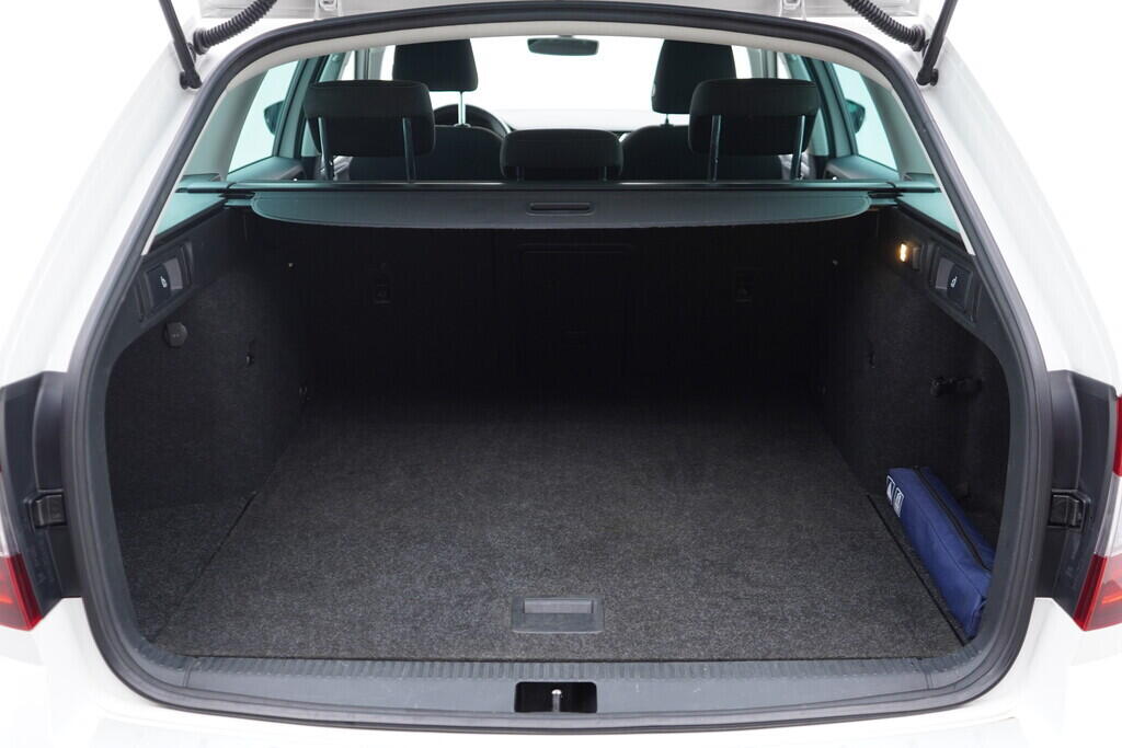 OV190V08635_39.webp_OCTAVIA Scout 2.0 TDI 110 kW automat