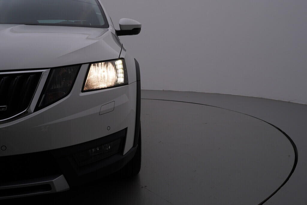 OV190V08635_45.webp_OCTAVIA Scout 2.0 TDI 110 kW automat