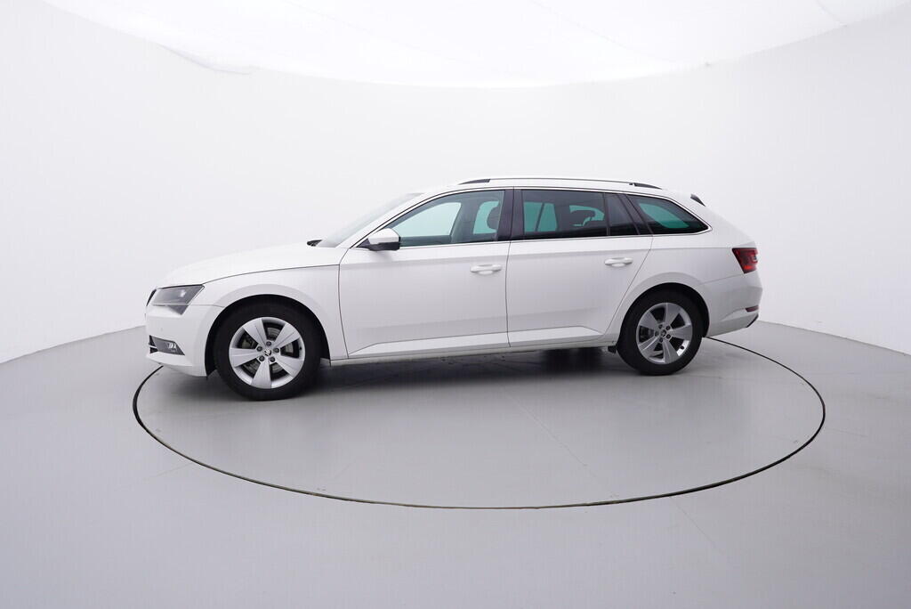 OV190V08638_11.webp_SUPERB Bussines 2.0 TDI 110 kW automat
