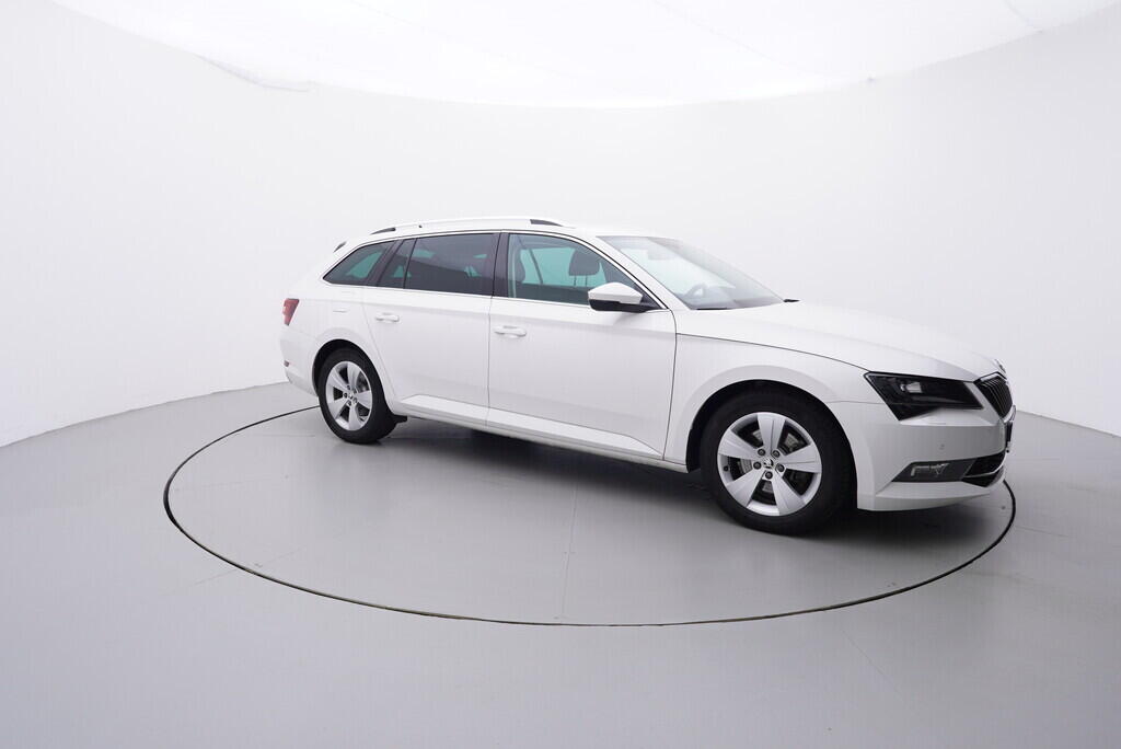 OV190V08638_16.webp_SUPERB Bussines 2.0 TDI 110 kW automat