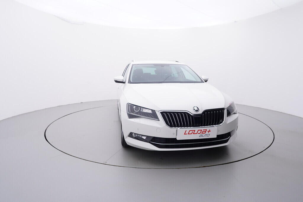 OV190V08638_17.webp_SUPERB Bussines 2.0 TDI 110 kW automat