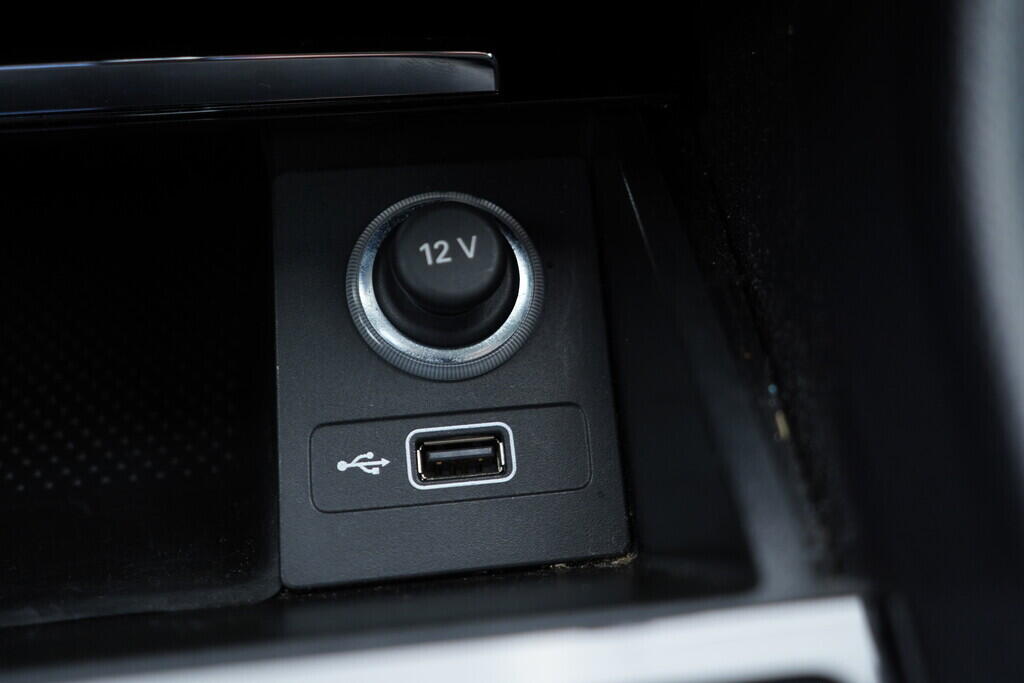 OV190V08638_38.webp_SUPERB Bussines 2.0 TDI 110 kW automat