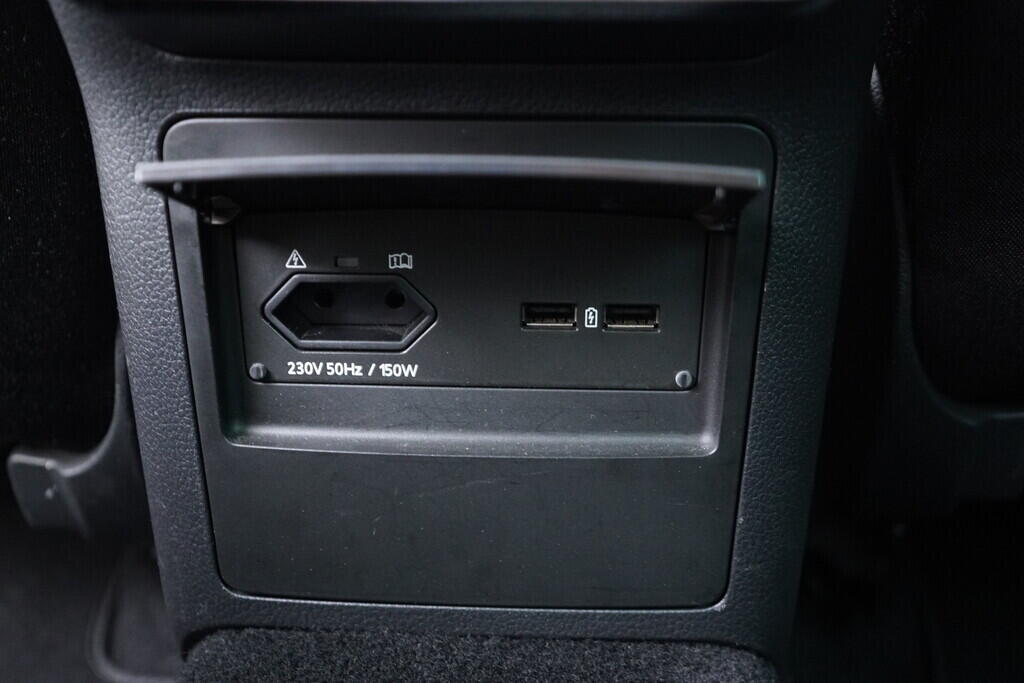 OV190V08638_43.webp_SUPERB Bussines 2.0 TDI 110 kW automat