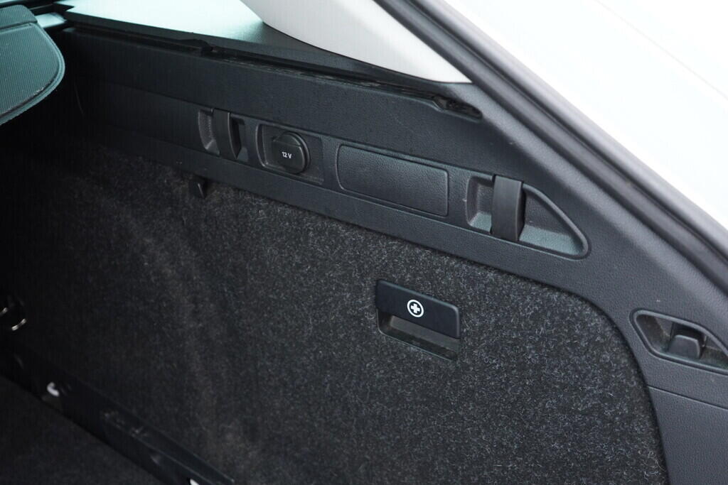 OV190V08638_46.webp_SUPERB Bussines 2.0 TDI 110 kW automat