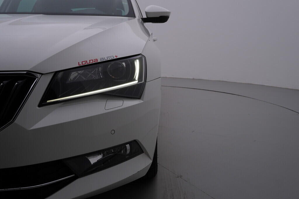 OV190V08638_51.webp_SUPERB Bussines 2.0 TDI 110 kW automat