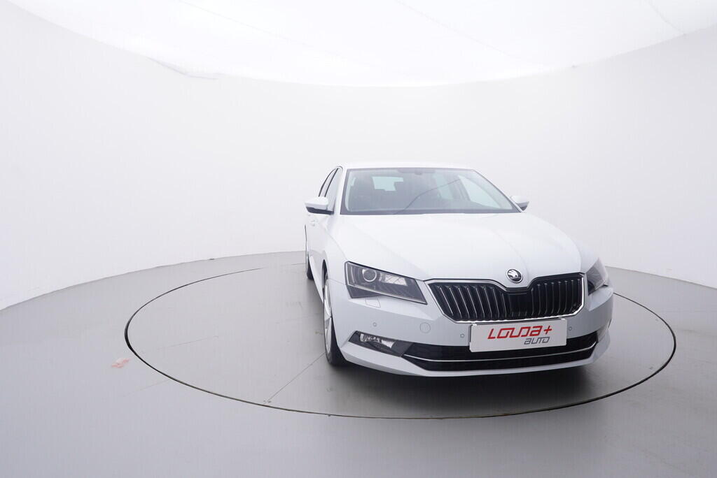 OV190V08640_17.webp_SUPERB Bussines 2.0 TDI 110 kW automat