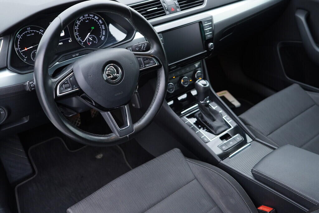 OV190V08640_21.webp_SUPERB Bussines 2.0 TDI 110 kW automat