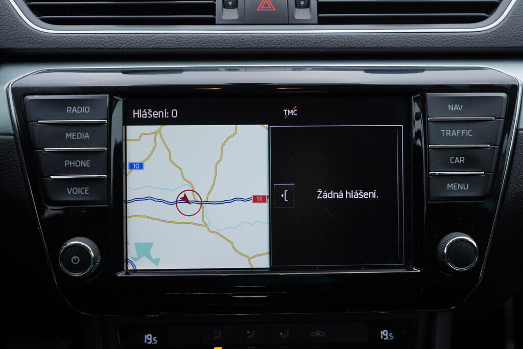 OV190V08640_31.webp_SUPERB Bussines 2.0 TDI 110 kW automat