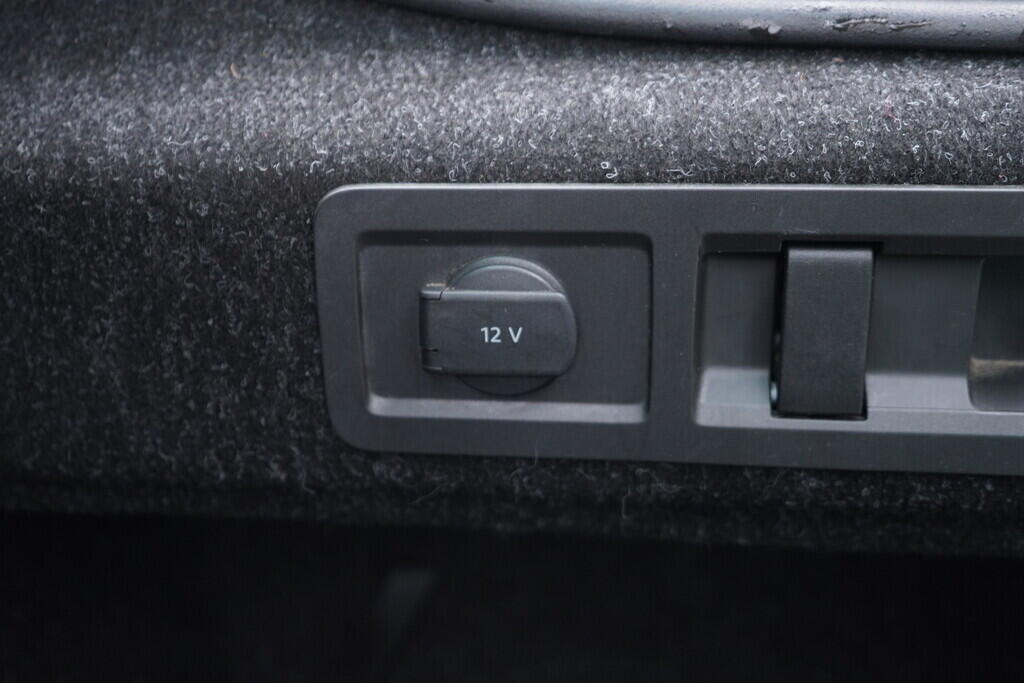 OV190V08640_38.webp_SUPERB Bussines 2.0 TDI 110 kW automat