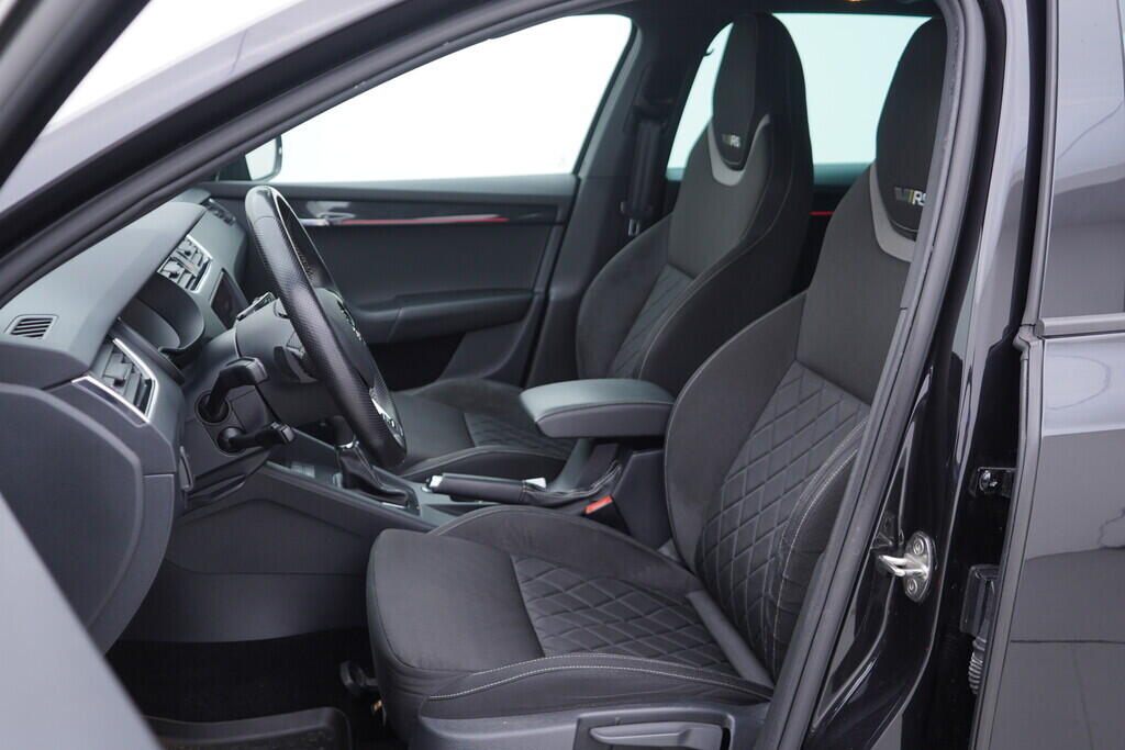 OV190V08649_23.webp_OCTAVIA RS 2.0 TSI 180 kW automat