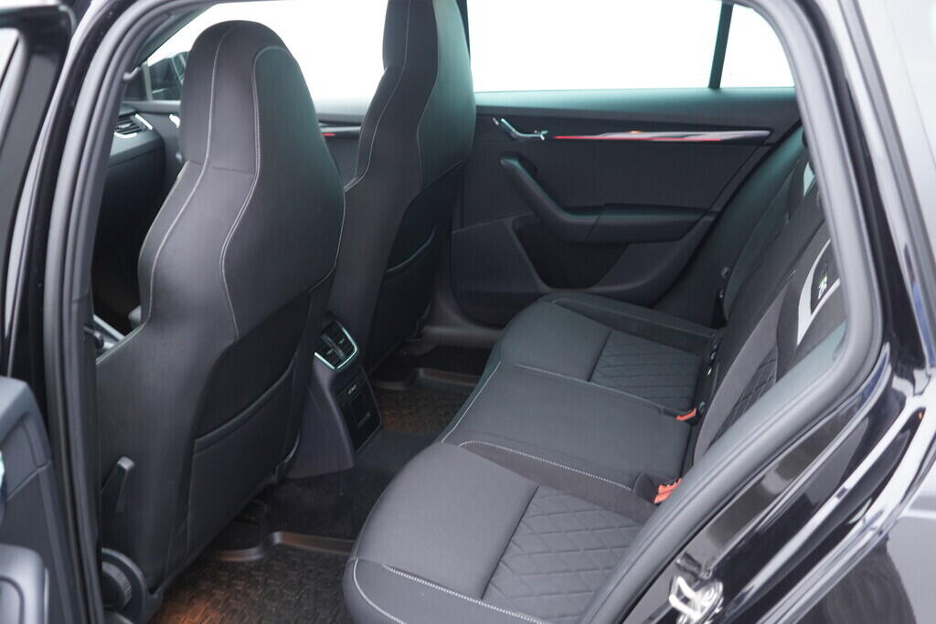 OV190V08649_41.webp_OCTAVIA RS 2.0 TSI 180 kW automat
