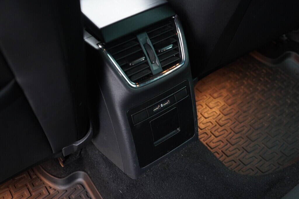 OV190V08649_42.webp_OCTAVIA RS 2.0 TSI 180 kW automat