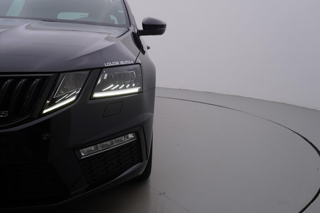 OV190V08649_51.webp_OCTAVIA RS 2.0 TSI 180 kW automat