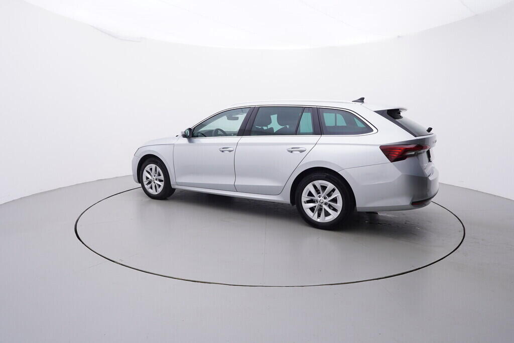 OV190V08655_12.webp_OCTAVIA Top Selection 1.5 TSI 110 kW manuál, DPH