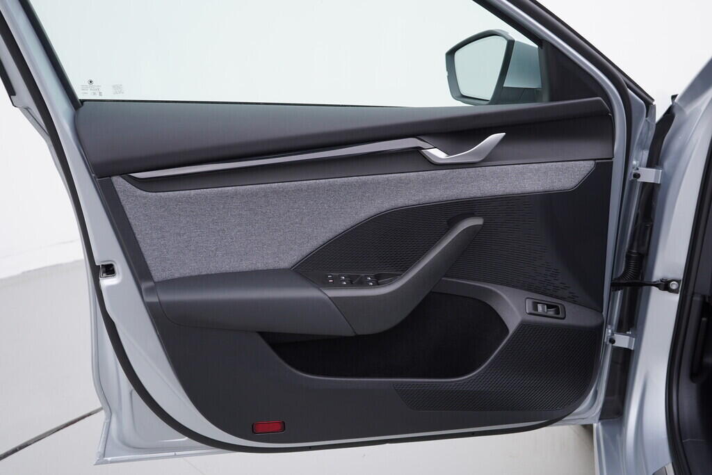OV190V08655_19.webp_OCTAVIA Top Selection 1.5 TSI 110 kW manuál, DPH