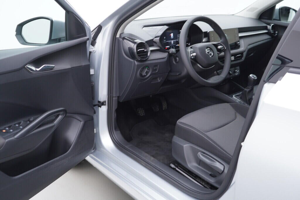 OV190V08658_18.webp_FABIA Selection 1.0 MPI 59 kW manuál, DPH