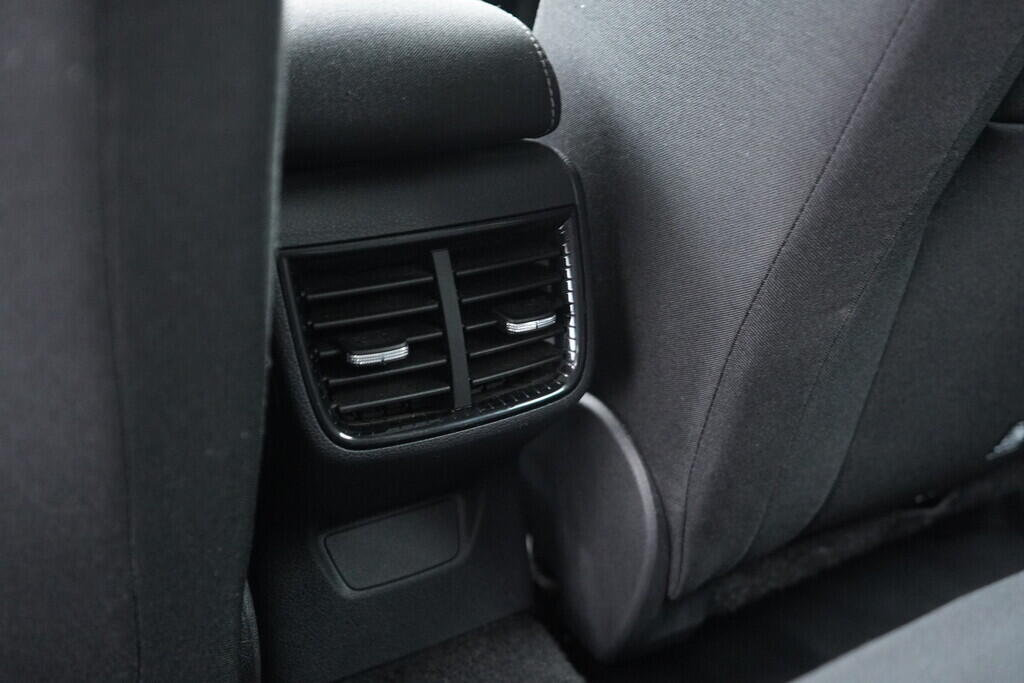 OV190V08658_35.webp_FABIA Selection 1.0 MPI 59 kW manuál, DPH
