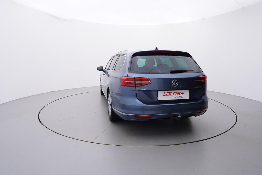 OV190V08662_13.webp_PASSAT VARIANT HIGHLINE 2.0 TDI 110 kW manuál