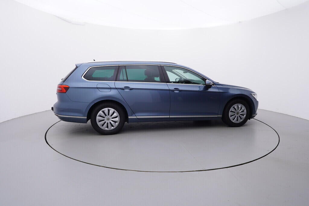 OV190V08662_15.webp_PASSAT VARIANT HIGHLINE 2.0 TDI 110 kW manuál