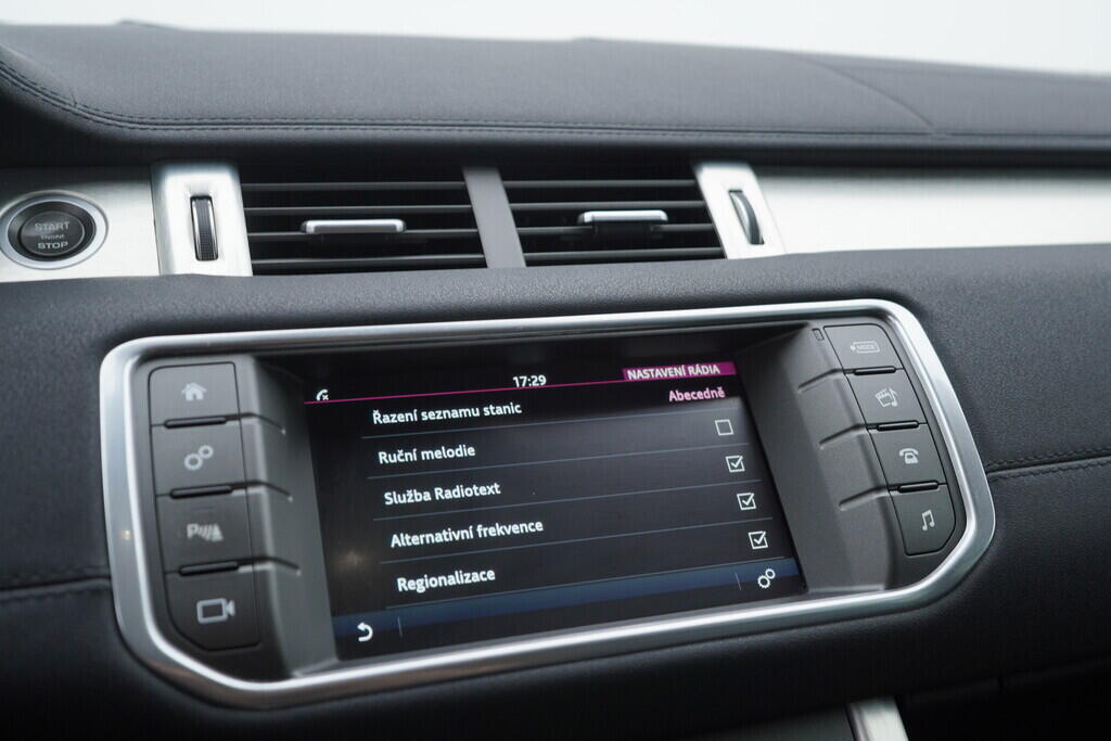 OV190V08663_29.webp_RANGE ROVER EVOQUE  2.0  110 kW manuál, DPH