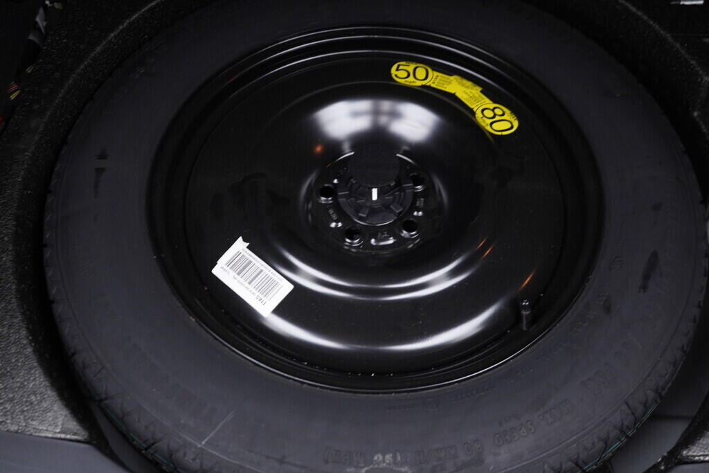 OV190V08663_37.webp_RANGE ROVER EVOQUE  2.0  110 kW manuál, DPH