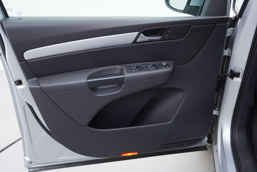 OV190V08664_19.webp_SHARAN Highline 2.0 TDI 125 kW automat