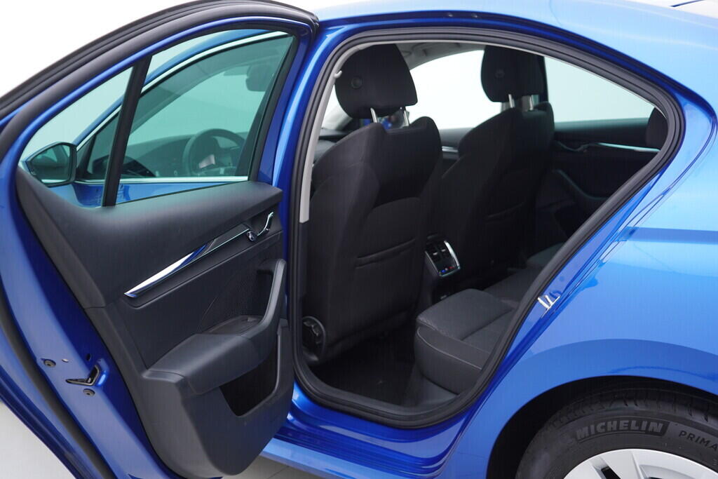 OV190V08666_37.webp_OCTAVIA Style Plus 1.5 TSI 110 kW manuál