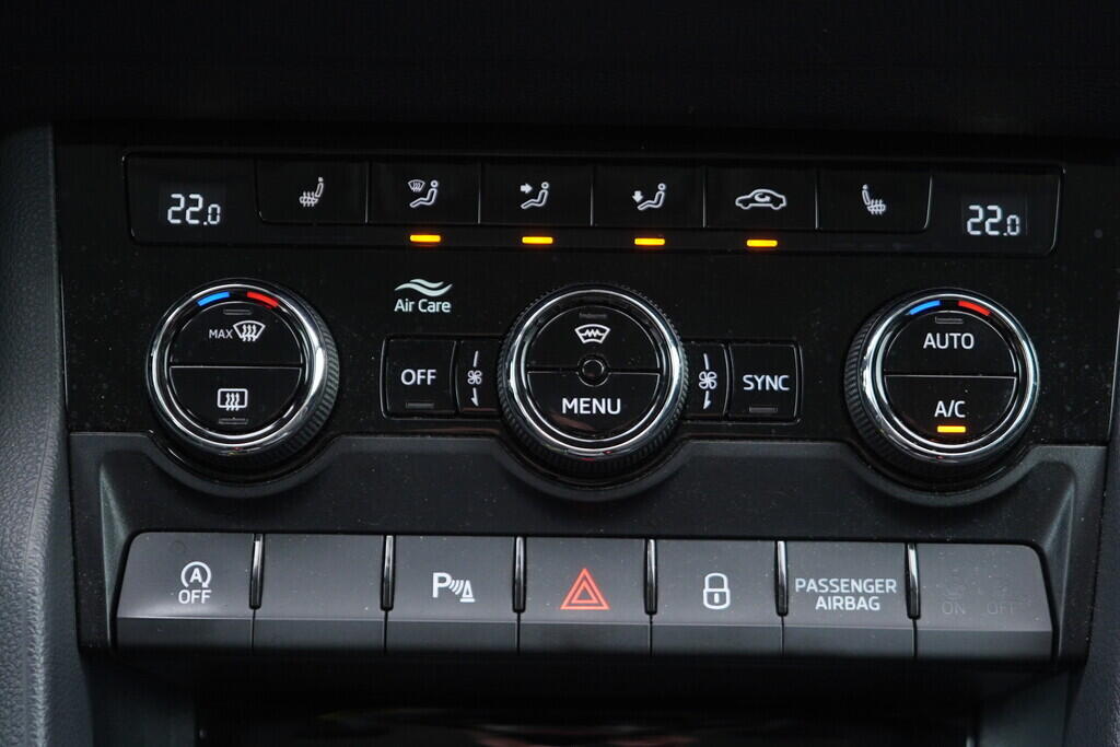 OV190V08669_34.webp_KAROQ Style 2.0 TDI 110 kW automat, DPH