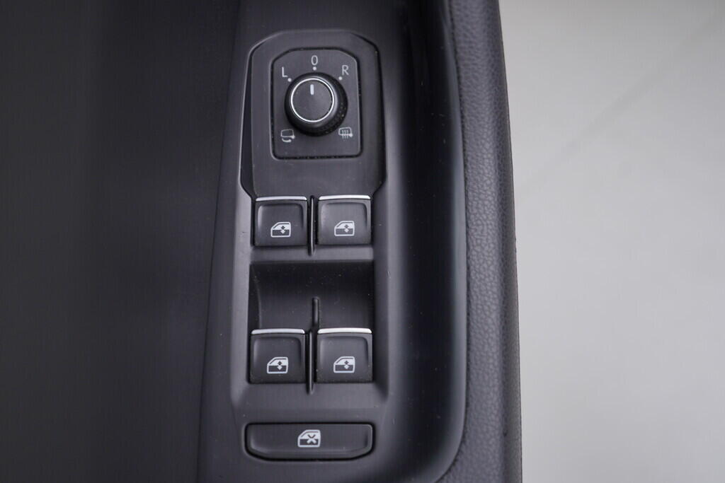 OV190V08677_20.webp_PASSAT VARIANT Highline  2.0 TDI 110 kW automat