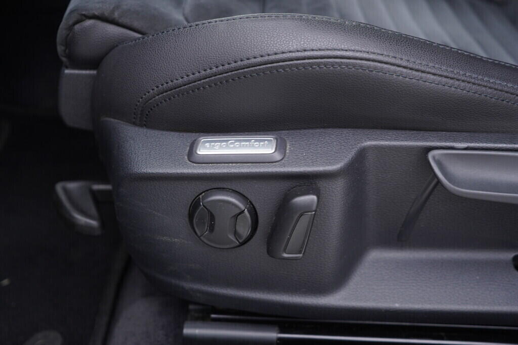 OV190V08677_22.webp_PASSAT VARIANT Highline  2.0 TDI 110 kW automat