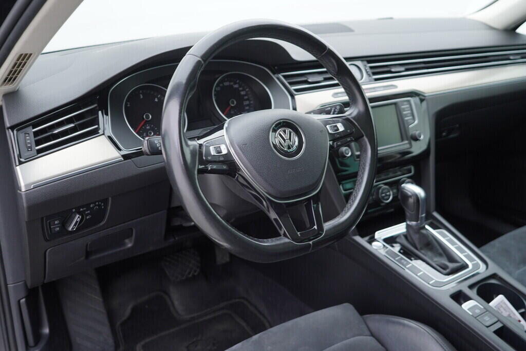 OV190V08677_23.webp_PASSAT VARIANT Highline  2.0 TDI 110 kW automat