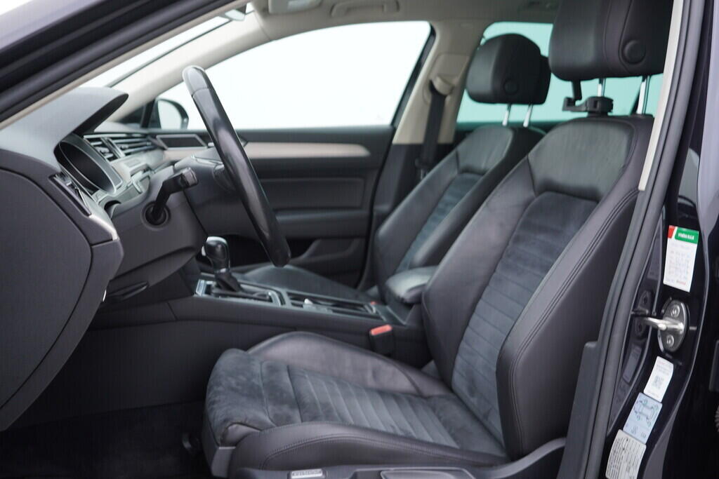 OV190V08677_24.webp_PASSAT VARIANT Highline  2.0 TDI 110 kW automat