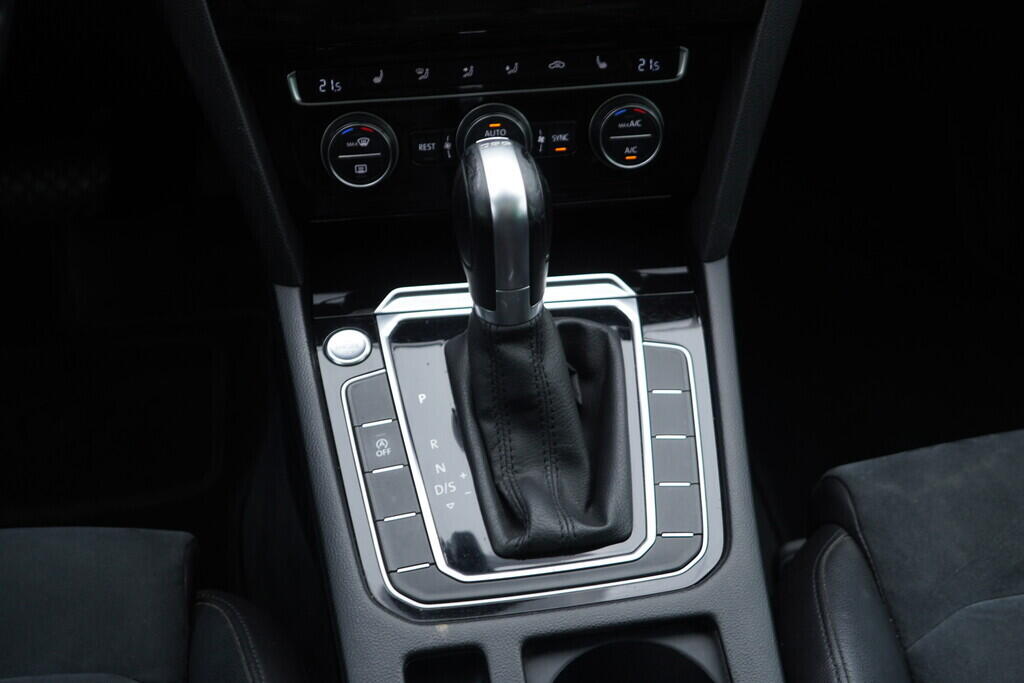OV190V08677_35.webp_PASSAT VARIANT Highline  2.0 TDI 110 kW automat