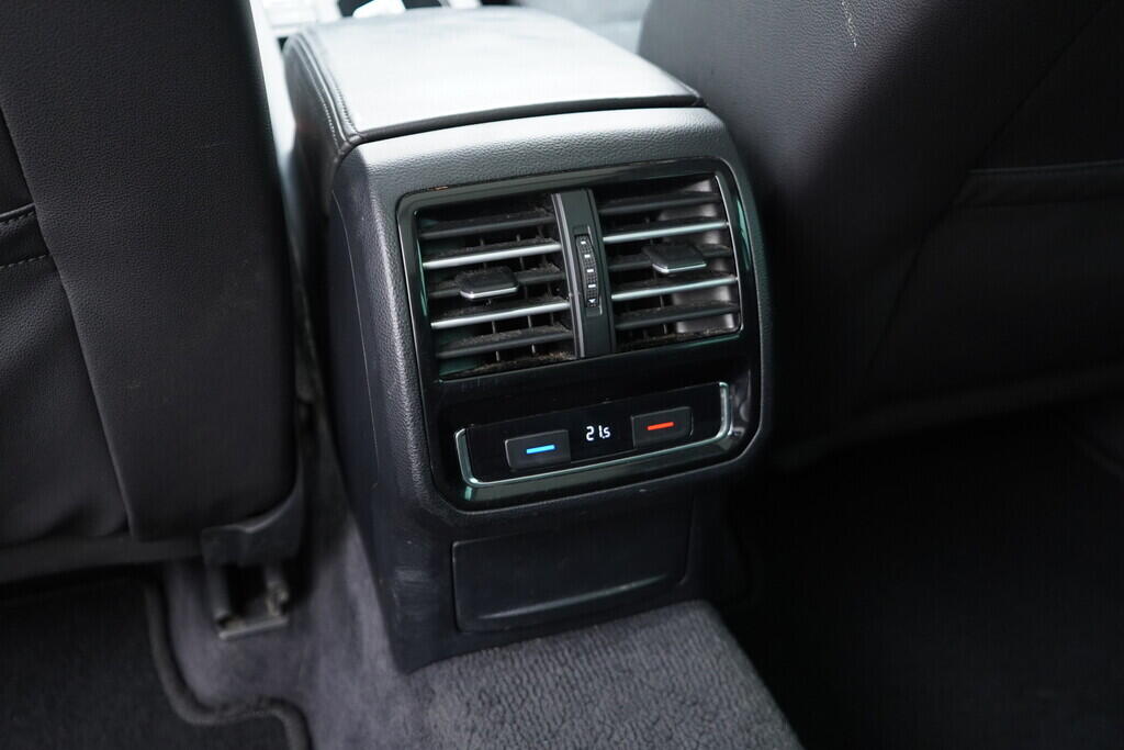 OV190V08677_38.webp_PASSAT VARIANT Highline  2.0 TDI 110 kW automat