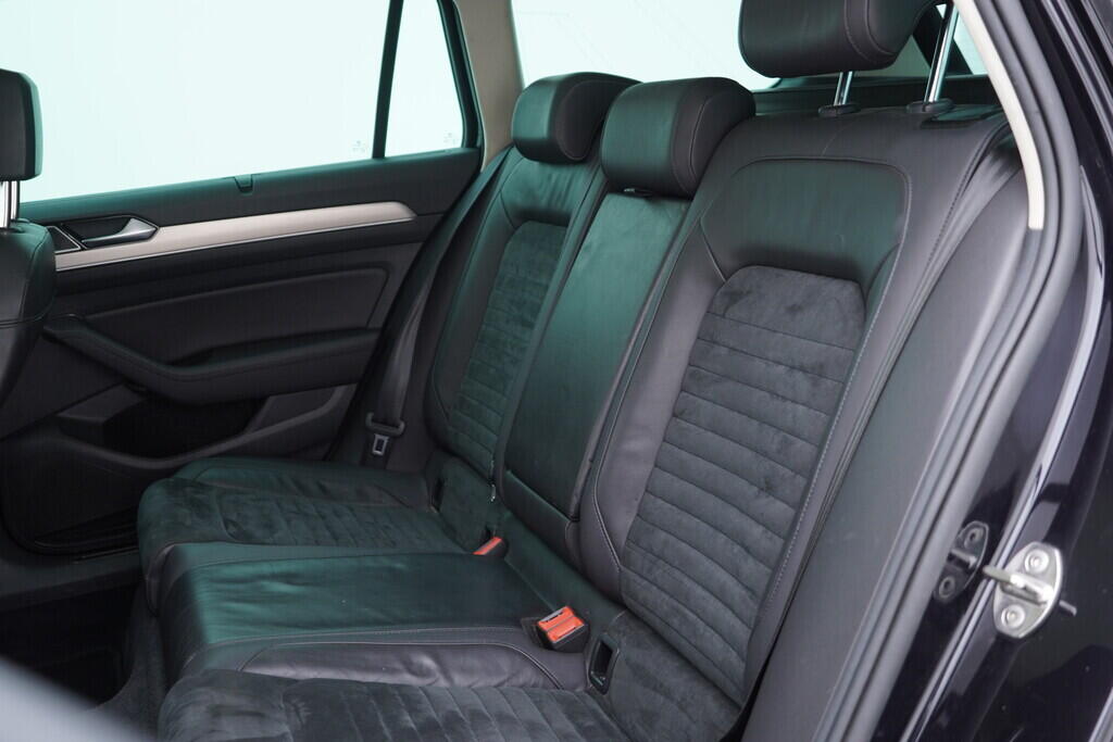 OV190V08677_39.webp_PASSAT VARIANT Highline  2.0 TDI 110 kW automat