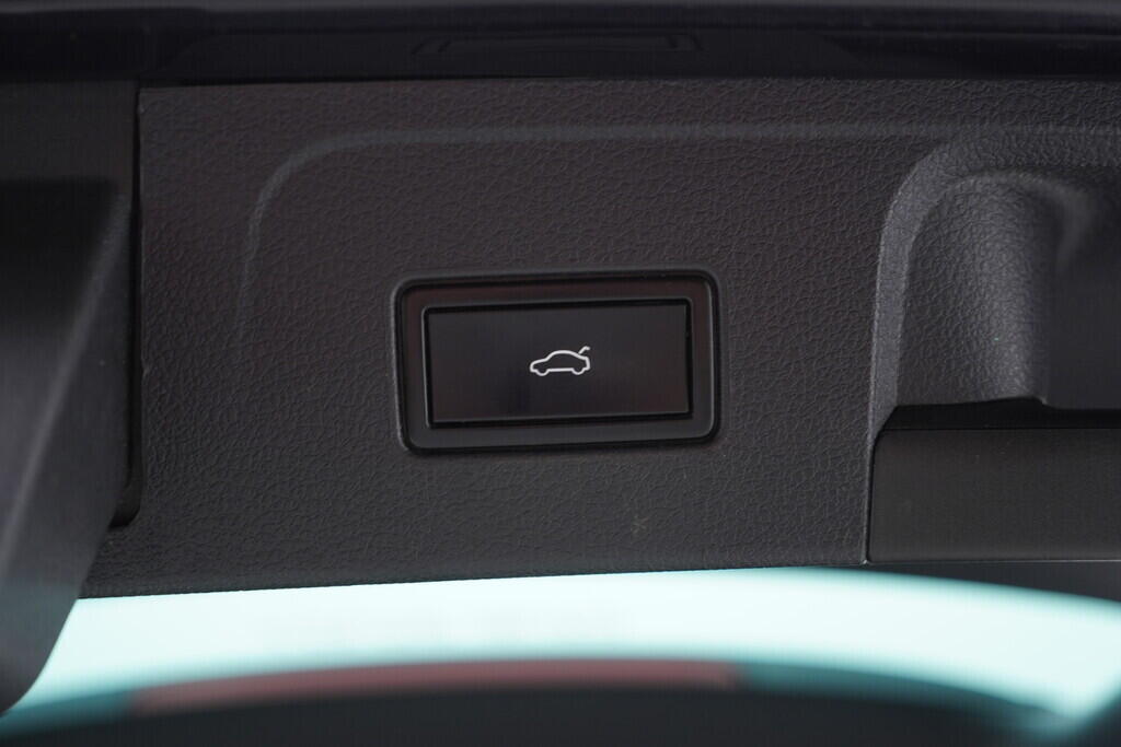 OV190V08677_40.webp_PASSAT VARIANT Highline  2.0 TDI 110 kW automat