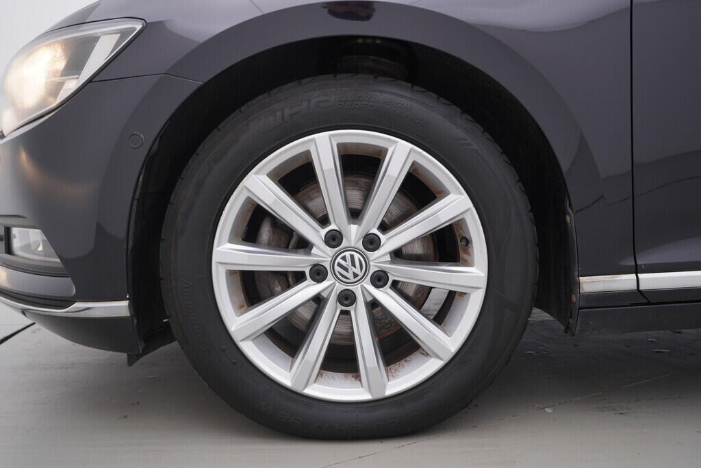 OV190V08677_43.webp_PASSAT VARIANT Highline  2.0 TDI 110 kW automat