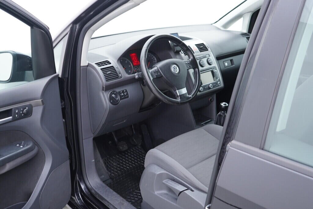 OV190V08682_18.webp_TOURAN  1.9 TDI 77 kW manuál