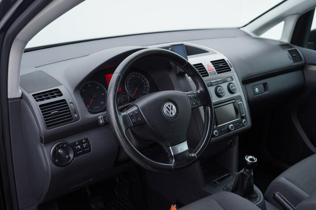 OV190V08682_21.webp_TOURAN  1.9 TDI 77 kW manuál