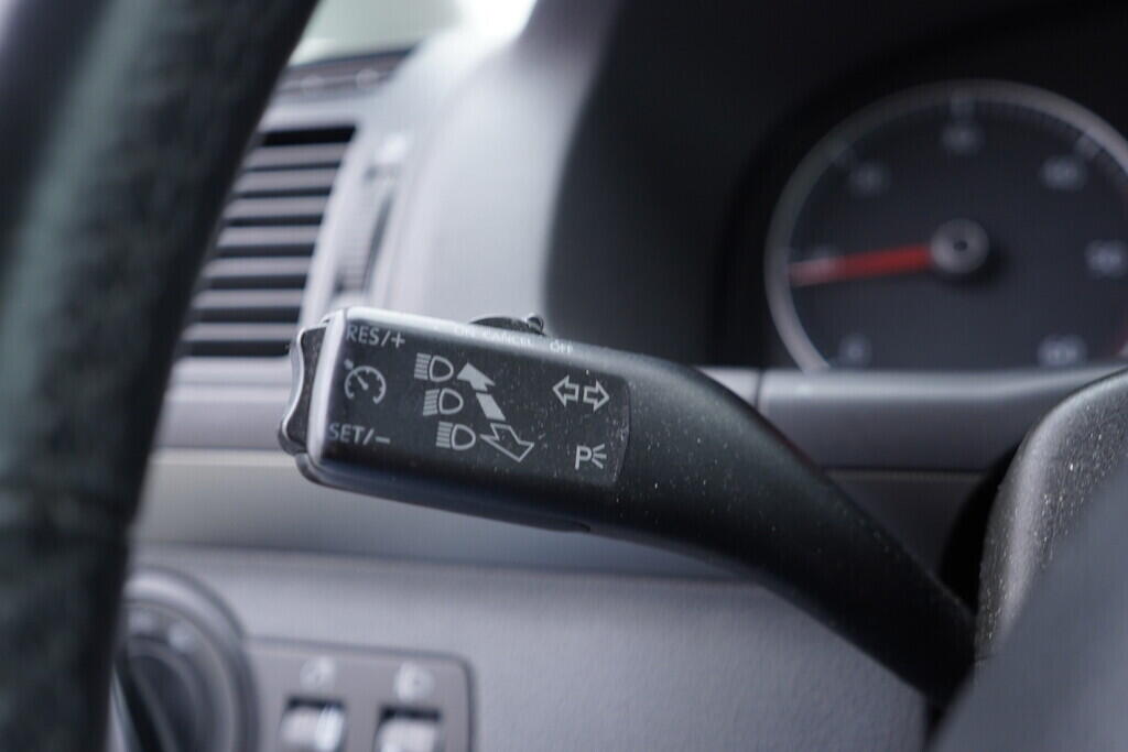 OV190V08682_23.webp_TOURAN  1.9 TDI 77 kW manuál