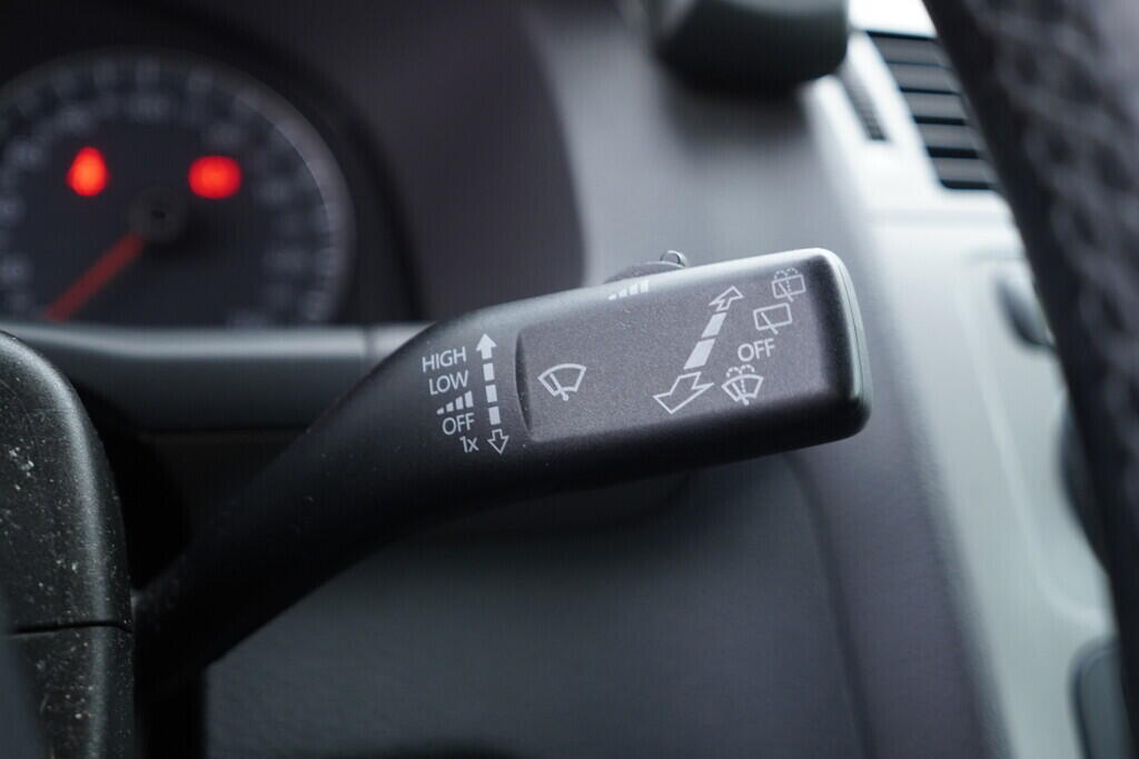 OV190V08682_24.webp_TOURAN  1.9 TDI 77 kW manuál