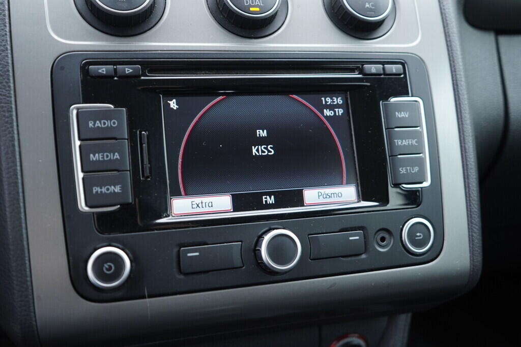 OV190V08682_27.webp_TOURAN  1.9 TDI 77 kW manuál